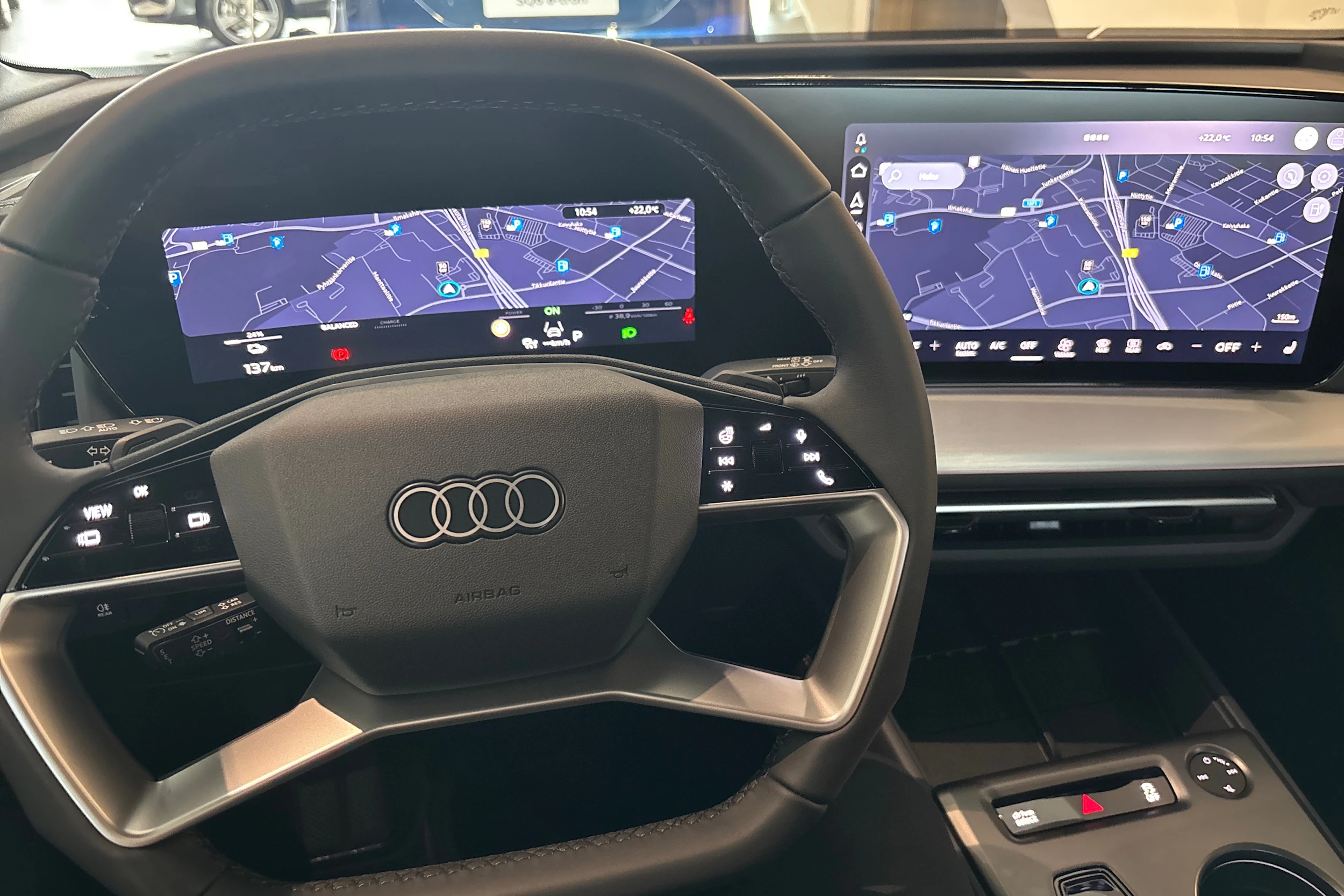 sininen Audi Q4 e-tron 2026 kuva 12.