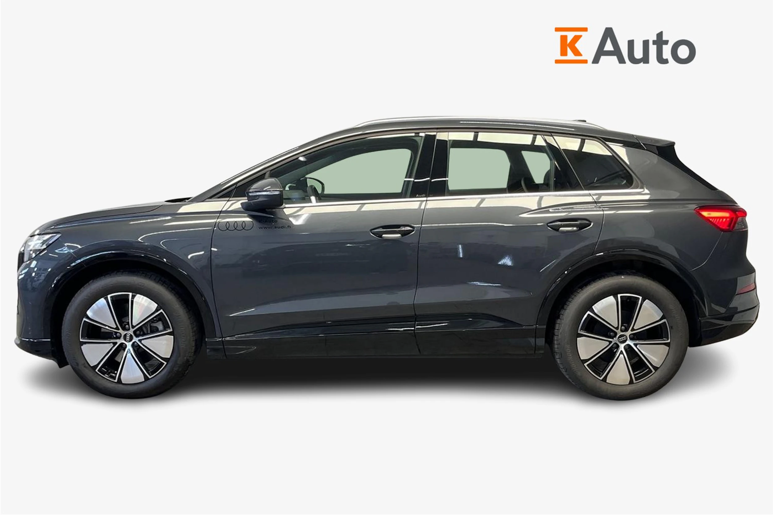 tambora harmaa Audi Q4 e-tron 2026 kuva 5.