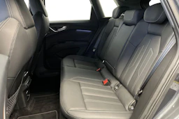 tambora harmaa Audi Q4 e-tron 2026 kuva 8.