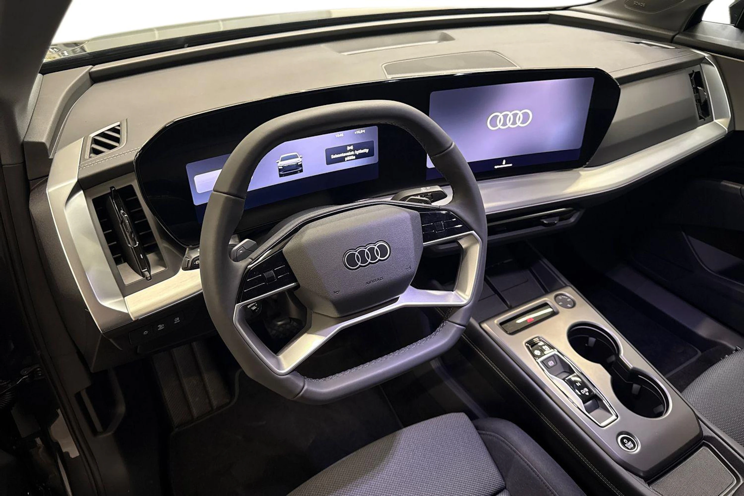 met. harmaa Audi Q4 e-tron 2026 kuva 6.