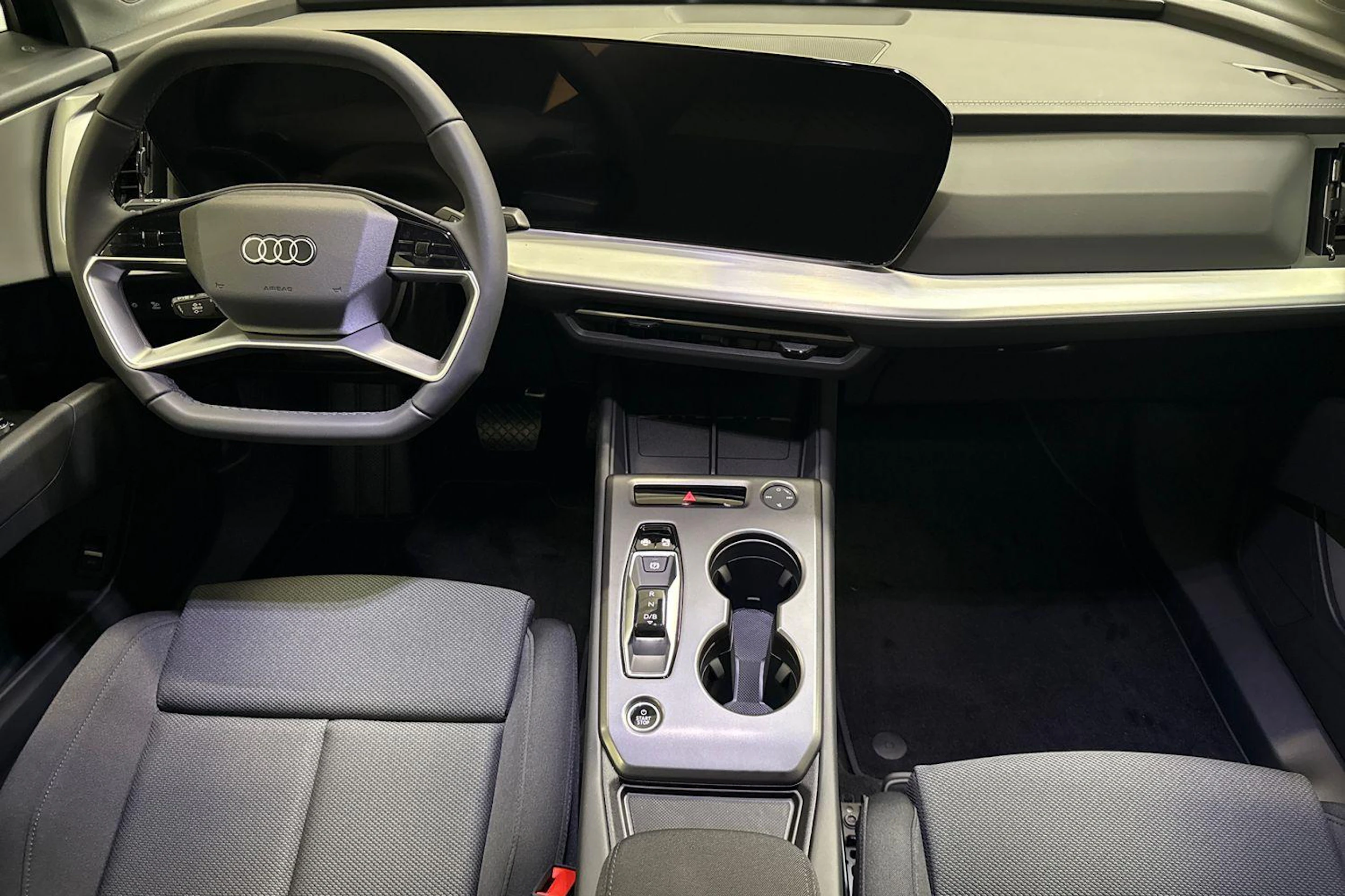 met. harmaa Audi Q4 e-tron 2026 kuva 7.