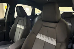 met. harmaa Audi Q4 e-tron 2026 kuva 14.