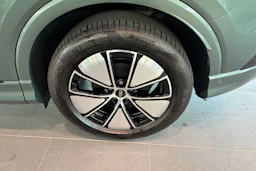 vihreä Audi Q4 e-tron 2026 kuva 10.