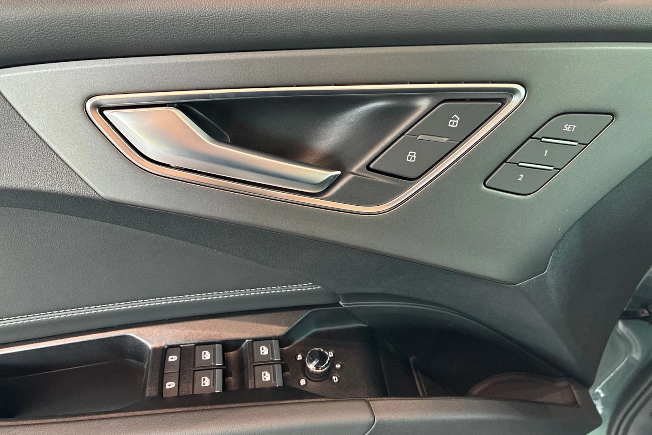 vihreä Audi Q4 e-tron 2026 kuva 14.
