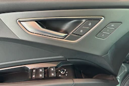 vihreä Audi Q4 e-tron 2026 kuva 14.