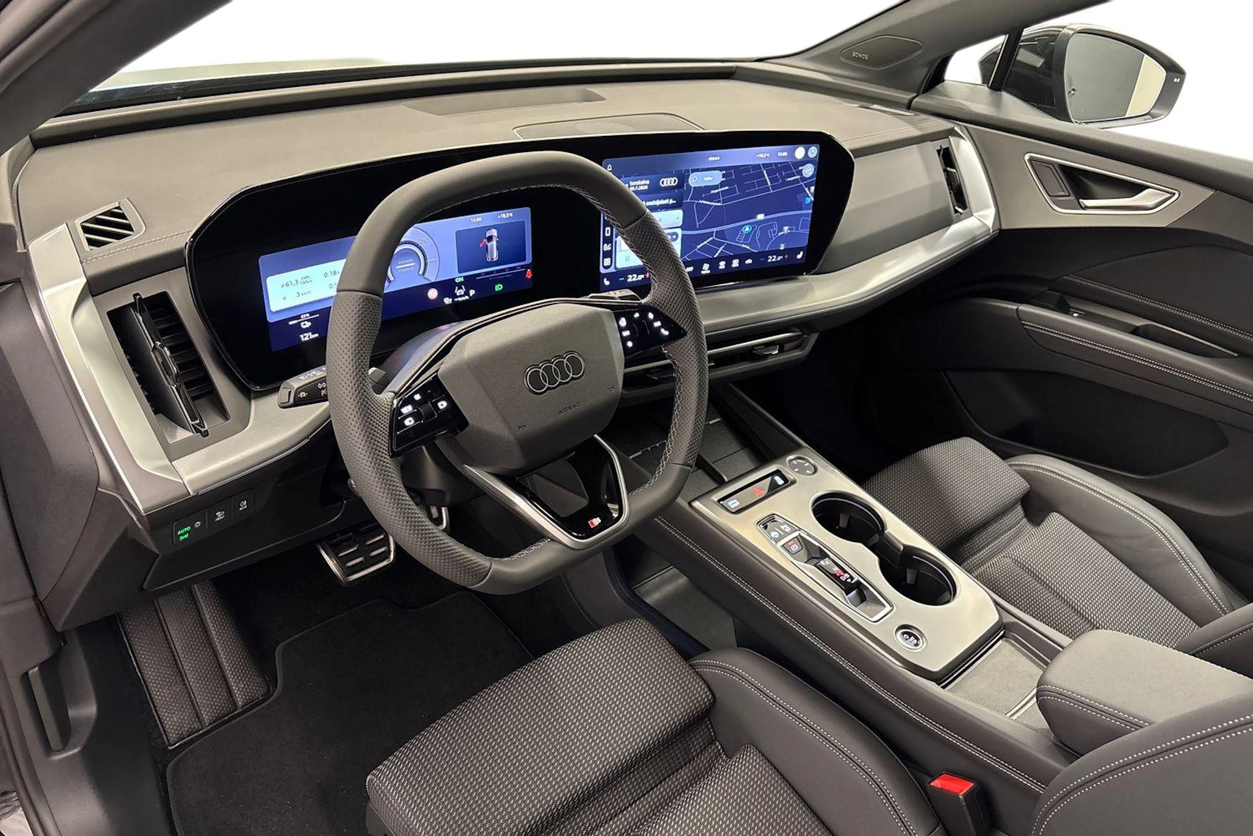 met. musta Audi Q4 e-tron 2026 kuva 6.