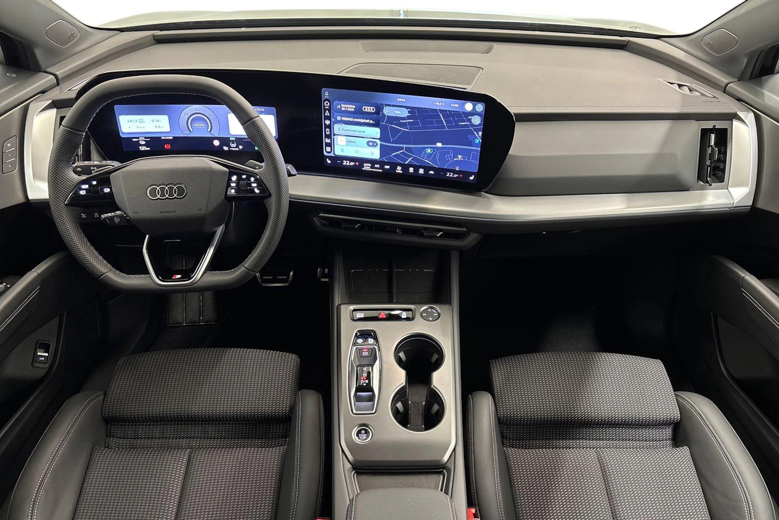 met. musta Audi Q4 e-tron 2026 kuva 7.