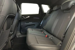 tambura harmaa Audi Q4 e-tron 2026 kuva 8.