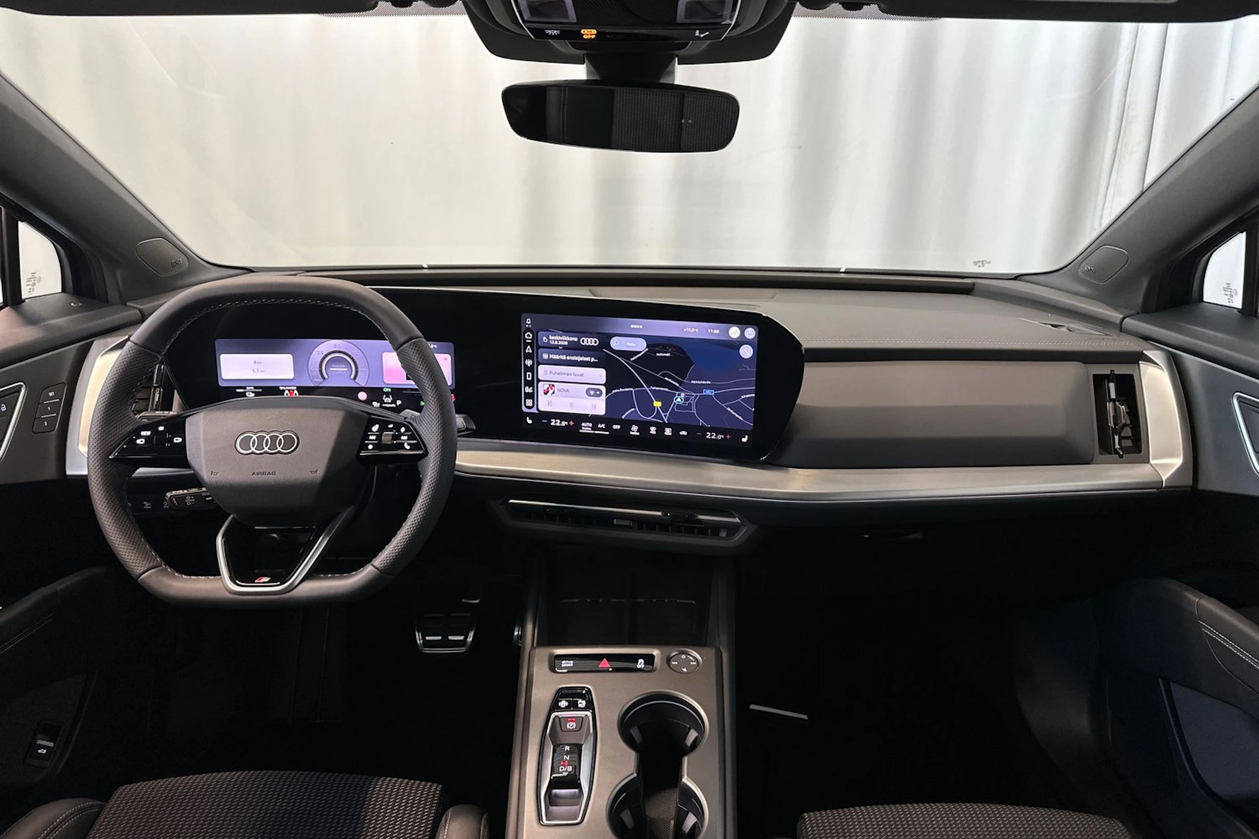 tambura harmaa Audi Q4 e-tron 2026 kuva 10.