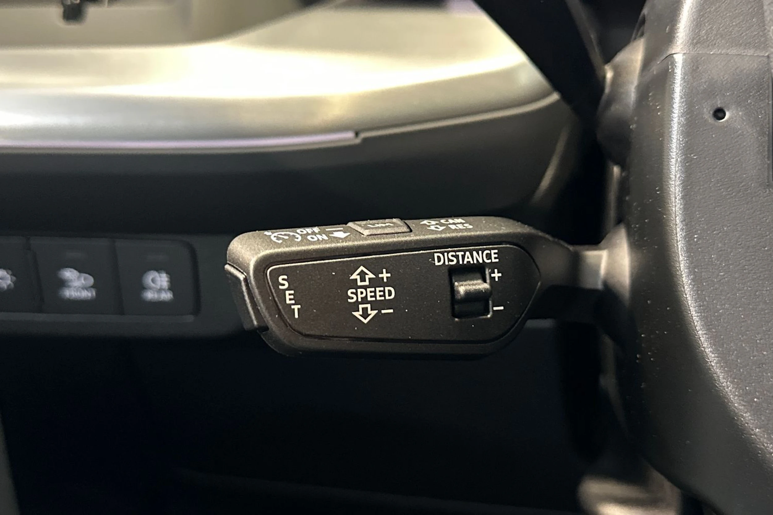 tambura harmaa Audi Q4 e-tron 2026 kuva 16.