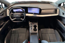 harmaa Audi Q4 e-tron 2026 kuva 7.
