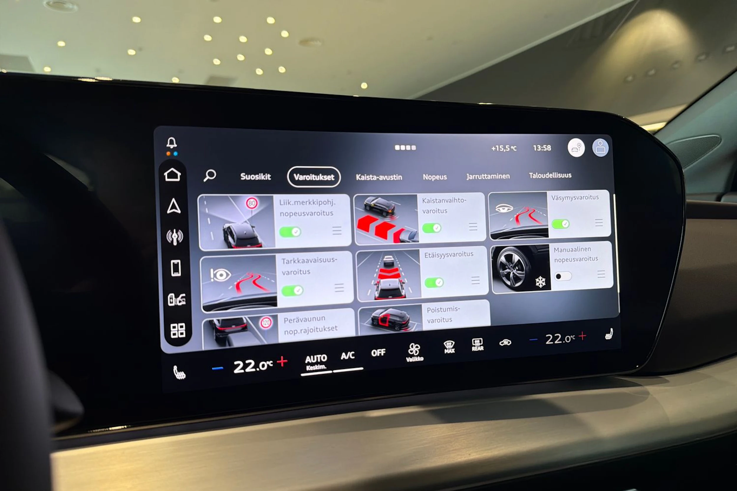 harmaa Audi Q4 e-tron 2026 kuva 17.