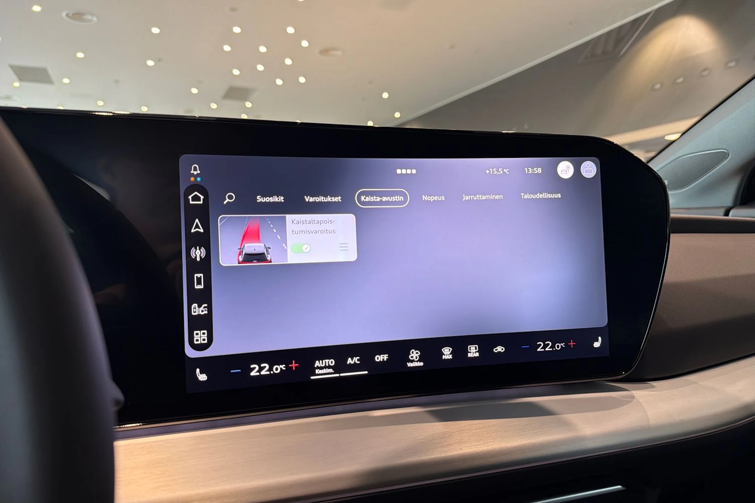harmaa Audi Q4 e-tron 2026 kuva 18.