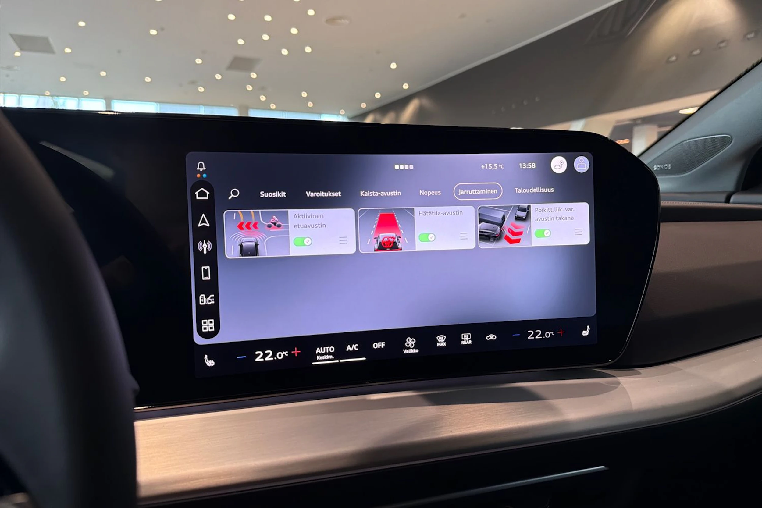harmaa Audi Q4 e-tron 2026 kuva 20.