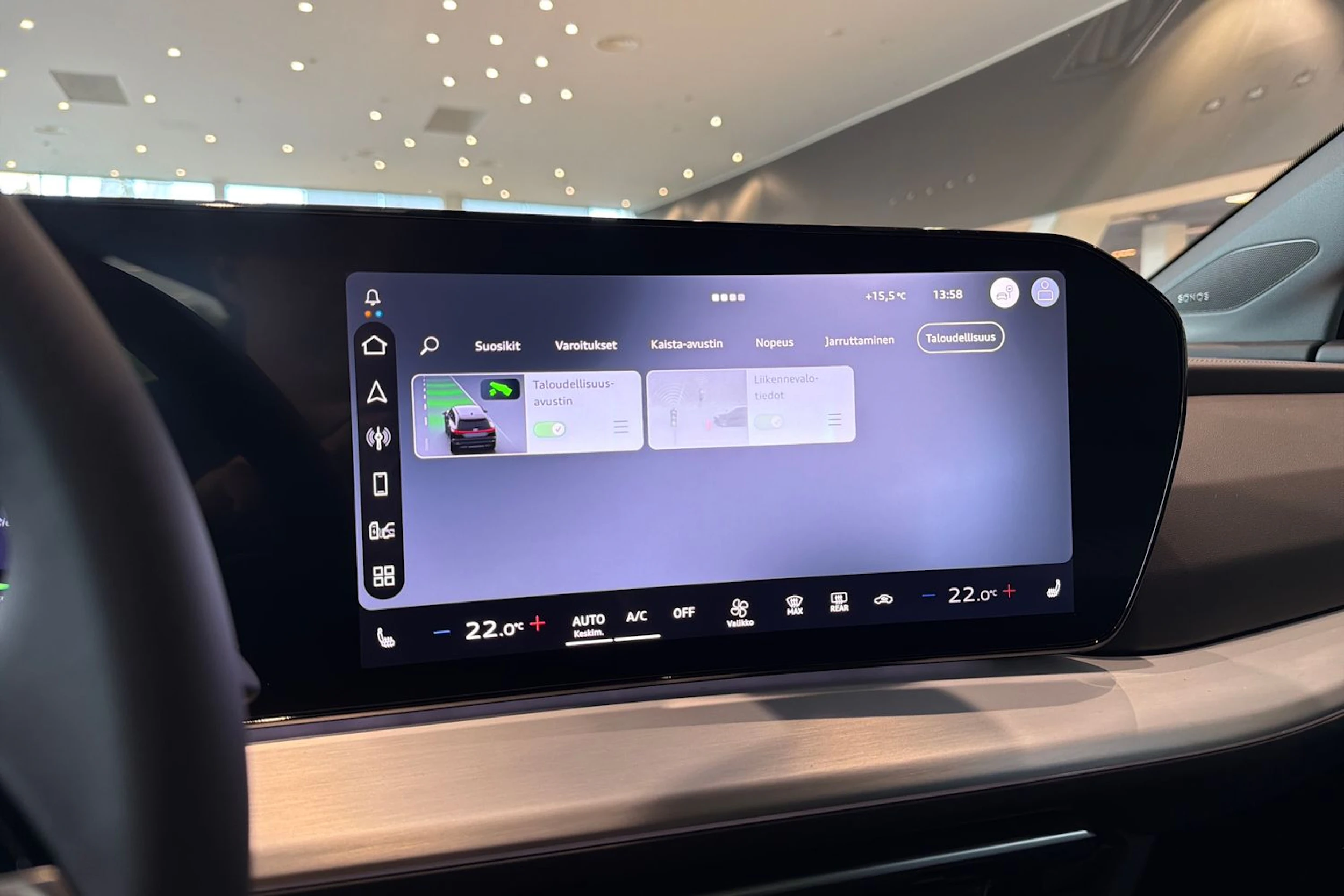 harmaa Audi Q4 e-tron 2026 kuva 21.