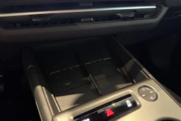 harmaa Audi Q4 e-tron 2026 kuva 23.