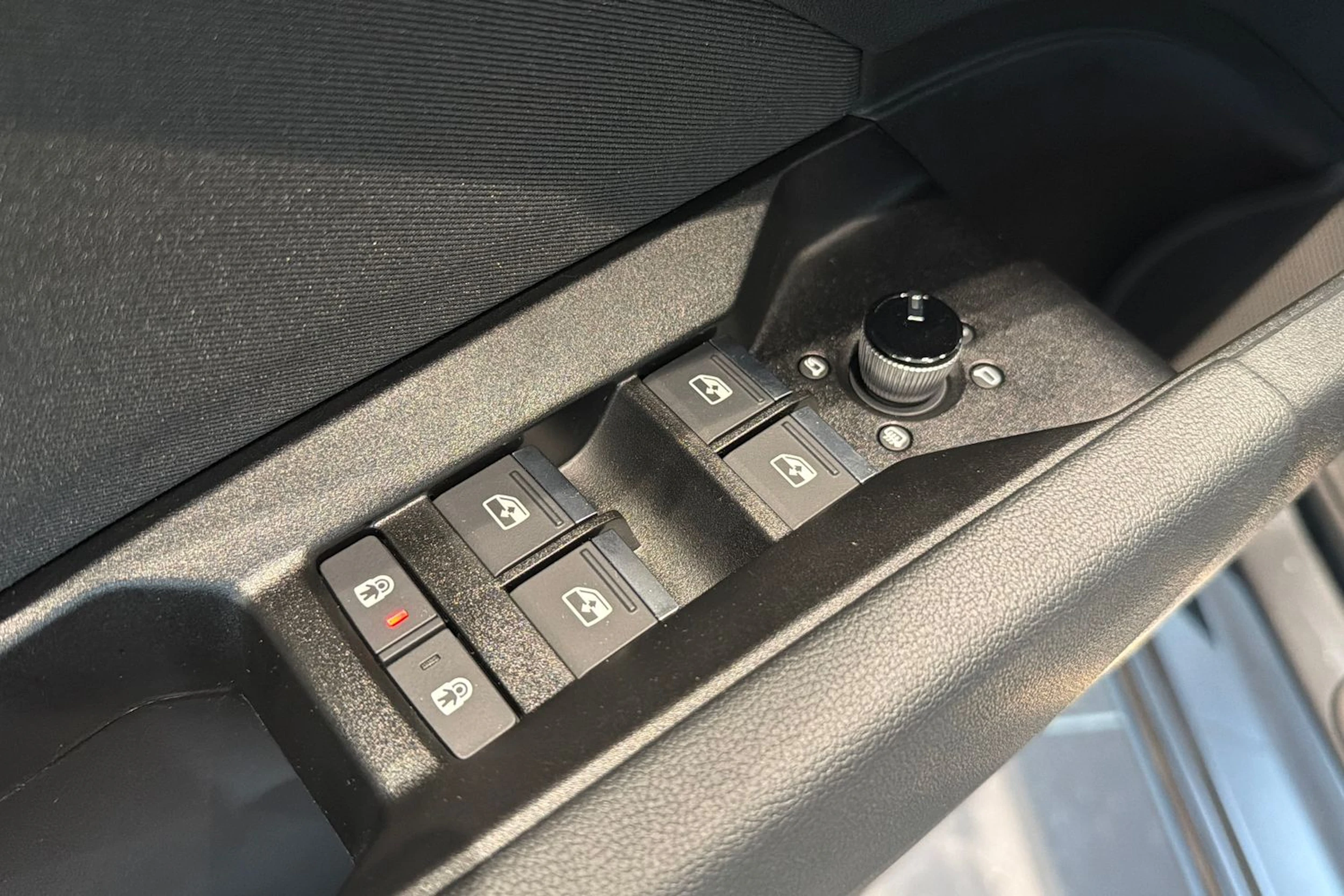 harmaa Audi Q4 e-tron 2026 kuva 25.