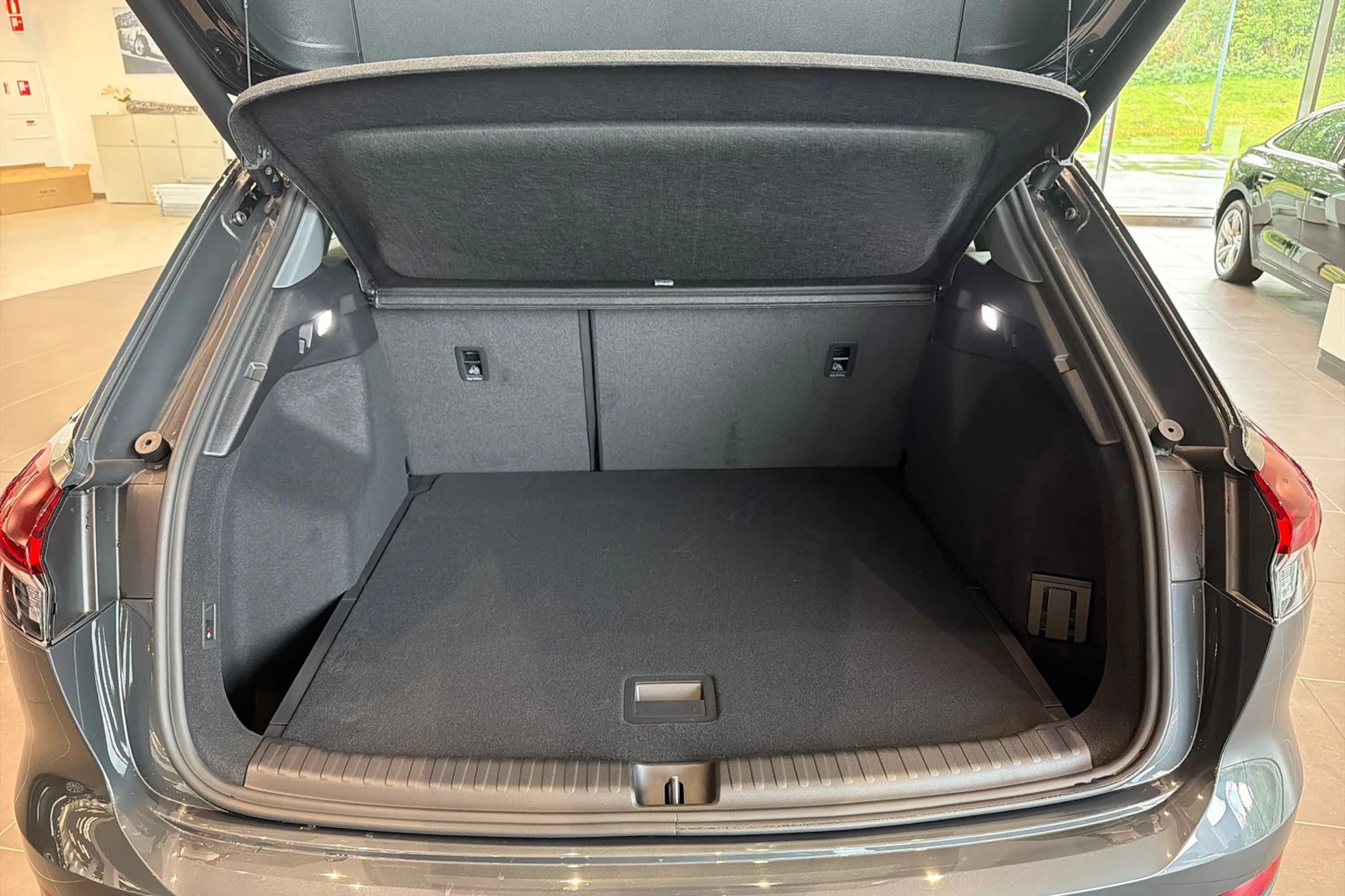 harmaa Audi Q4 e-tron 2026 kuva 26.