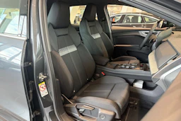 harmaa Audi Q4 e-tron 2026 kuva 30.