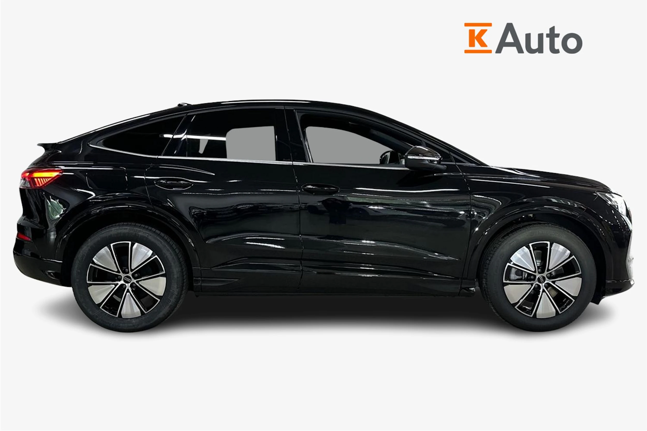 musta Audi Q4 e-tron 2026 kuva 5.