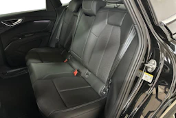 musta Audi Q4 e-tron 2026 kuva 8.