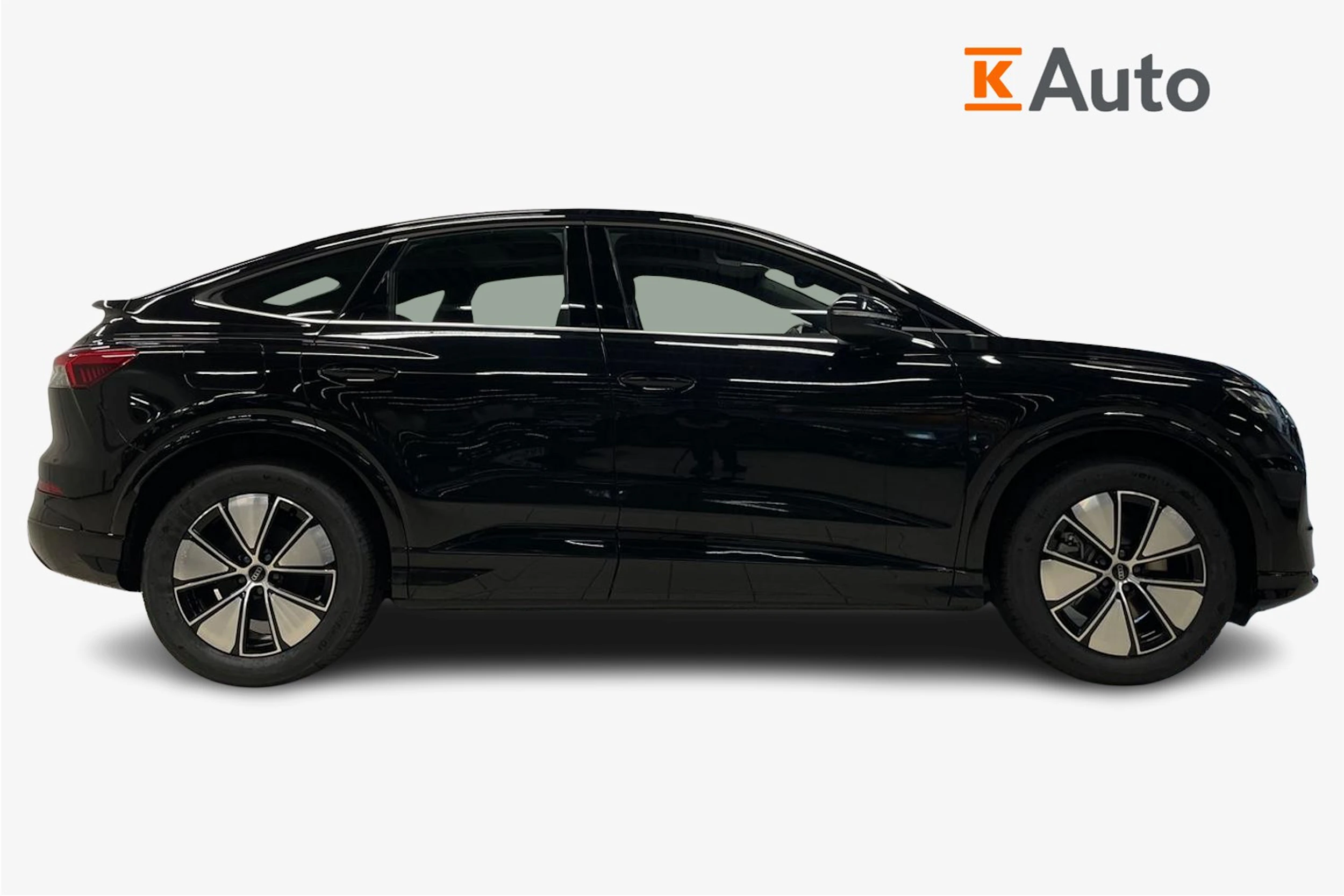 met. musta Audi Q4 e-tron 2026 kuva 5.