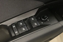 met. musta Audi Q4 e-tron 2026 kuva 11.