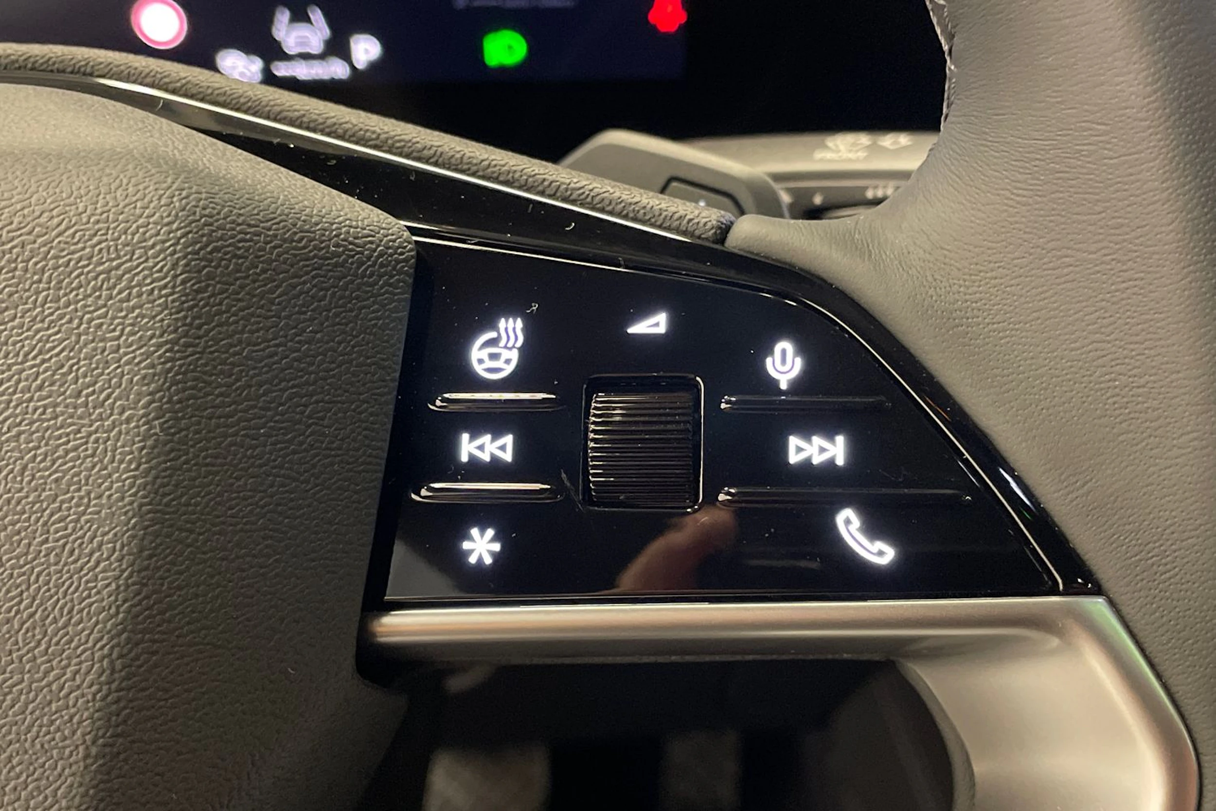 met. musta Audi Q4 e-tron 2026 kuva 14.