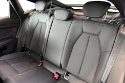 vihreä Audi Q4 e-tron 2026 kuva 8.