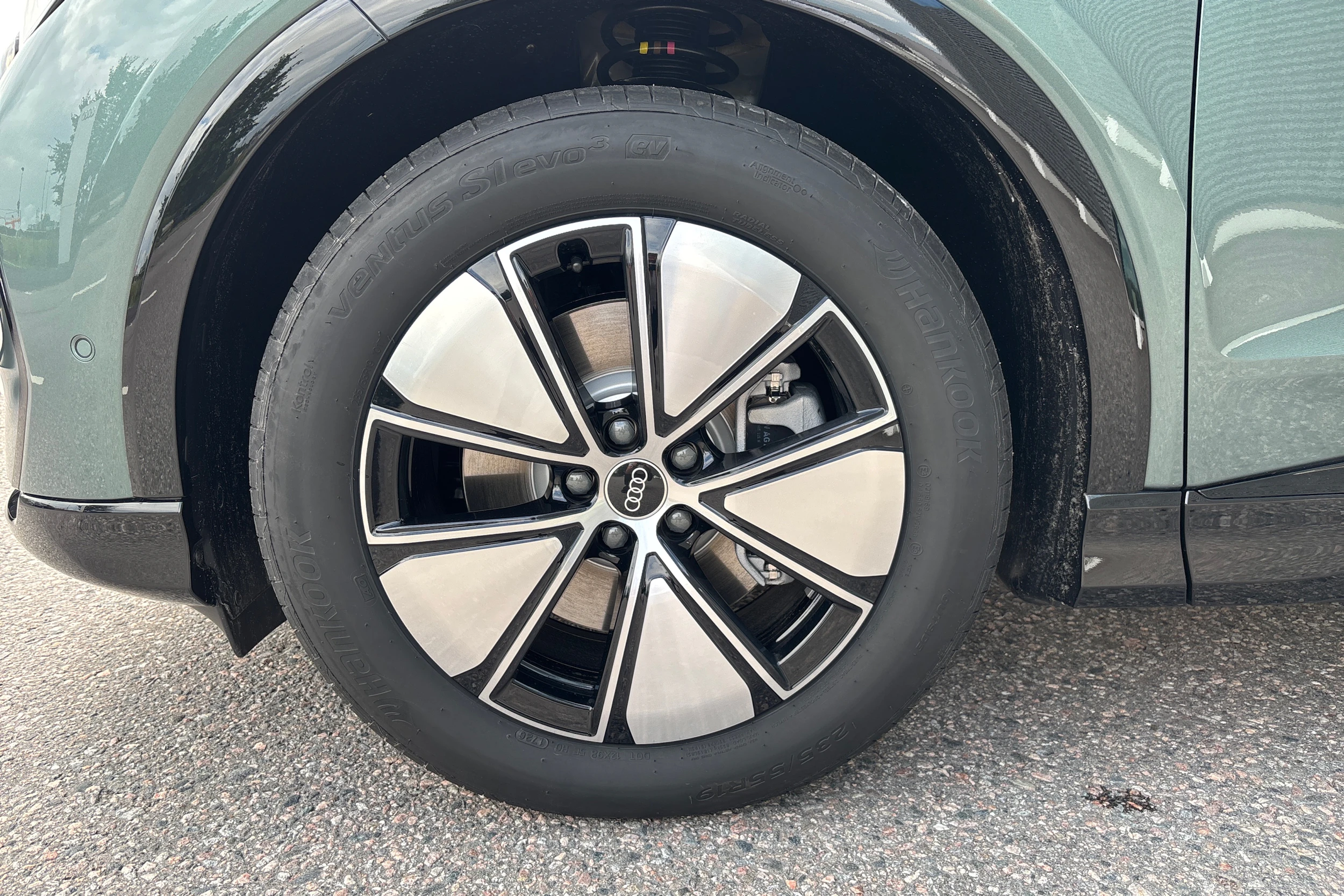 vihreä Audi Q4 e-tron 2026 kuva 10.