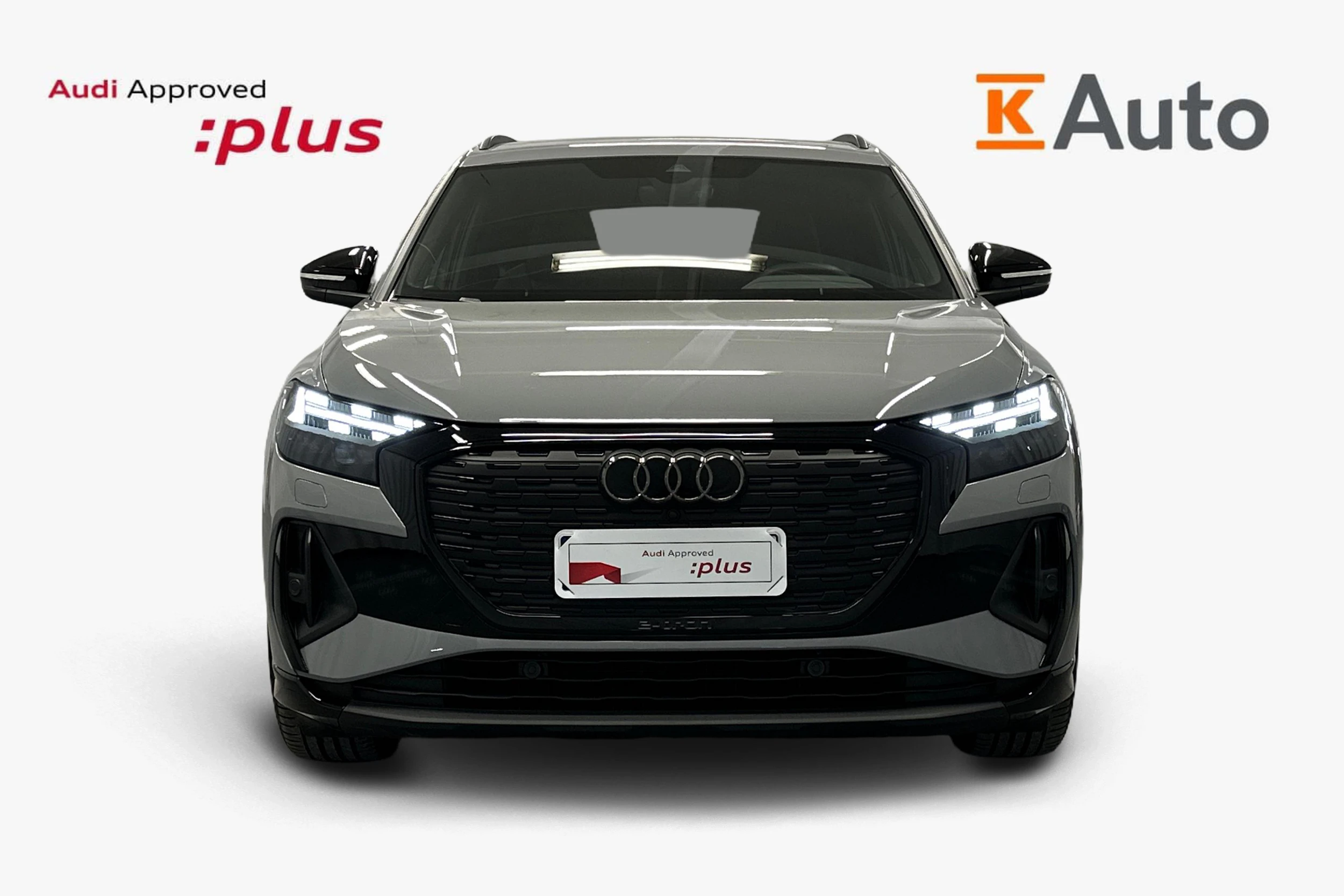 harmaa Audi Q4 e-tron 2026 kuva 4.