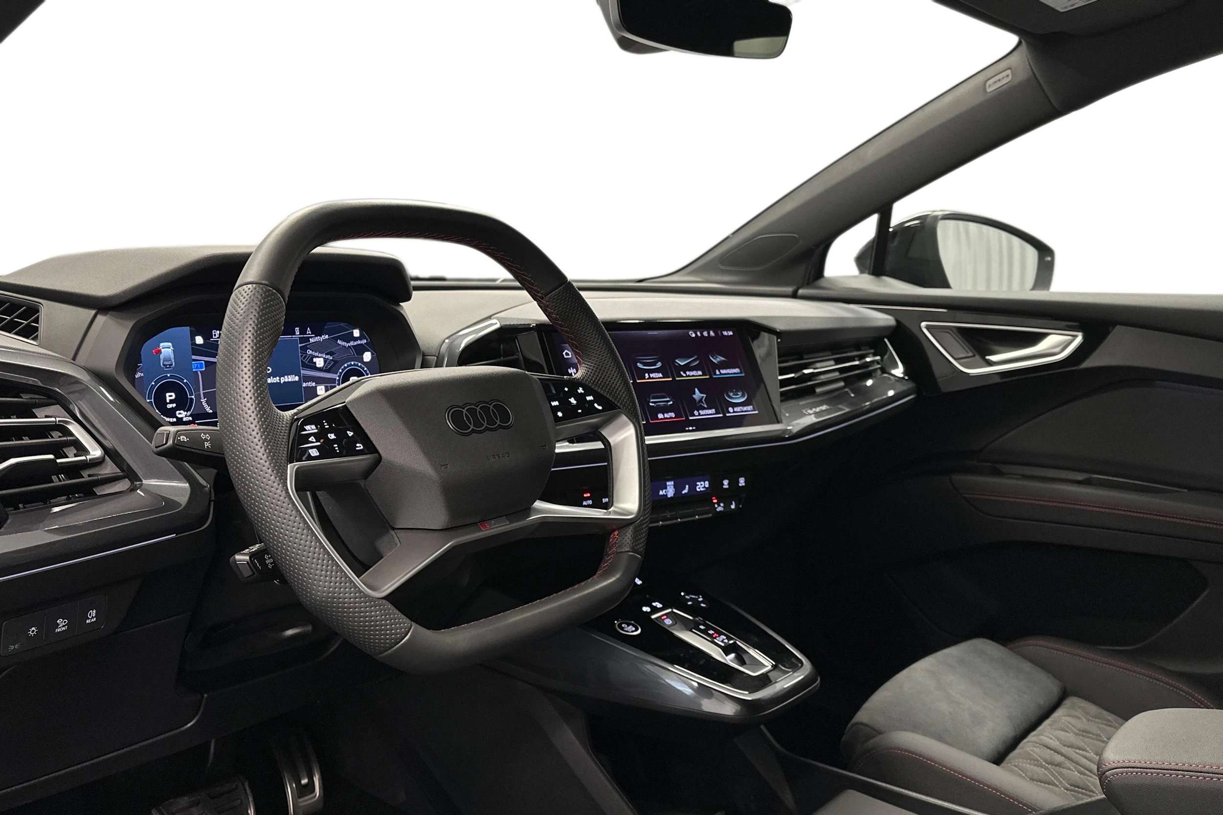 harmaa Audi Q4 e-tron 2026 kuva 6.