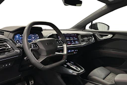 harmaa Audi Q4 e-tron 2026 kuva 6.