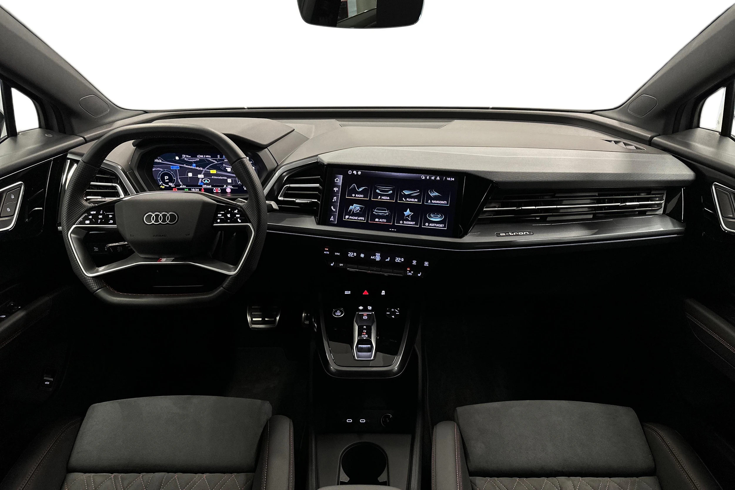 harmaa Audi Q4 e-tron 2026 kuva 7.