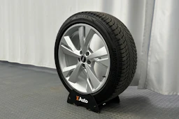 harmaa Audi Q4 e-tron 2026 kuva 10.