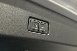 harmaa Audi Q4 e-tron 2026 kuva 12.