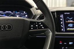 harmaa Audi Q4 e-tron 2026 kuva 18.