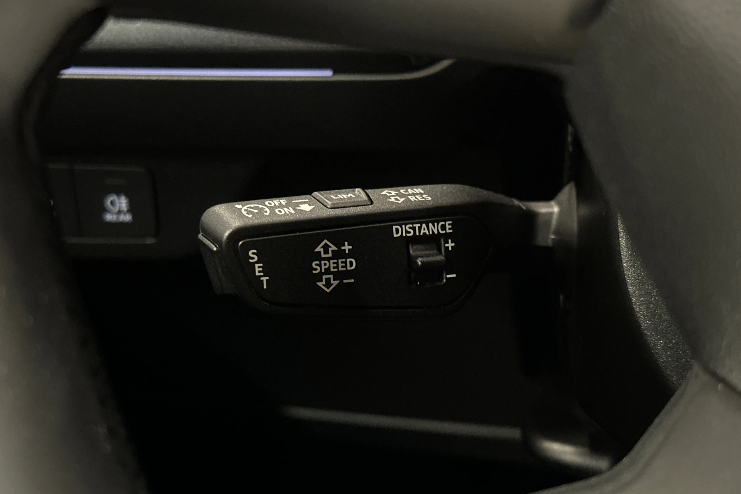 harmaa Audi Q4 e-tron 2026 kuva 19.