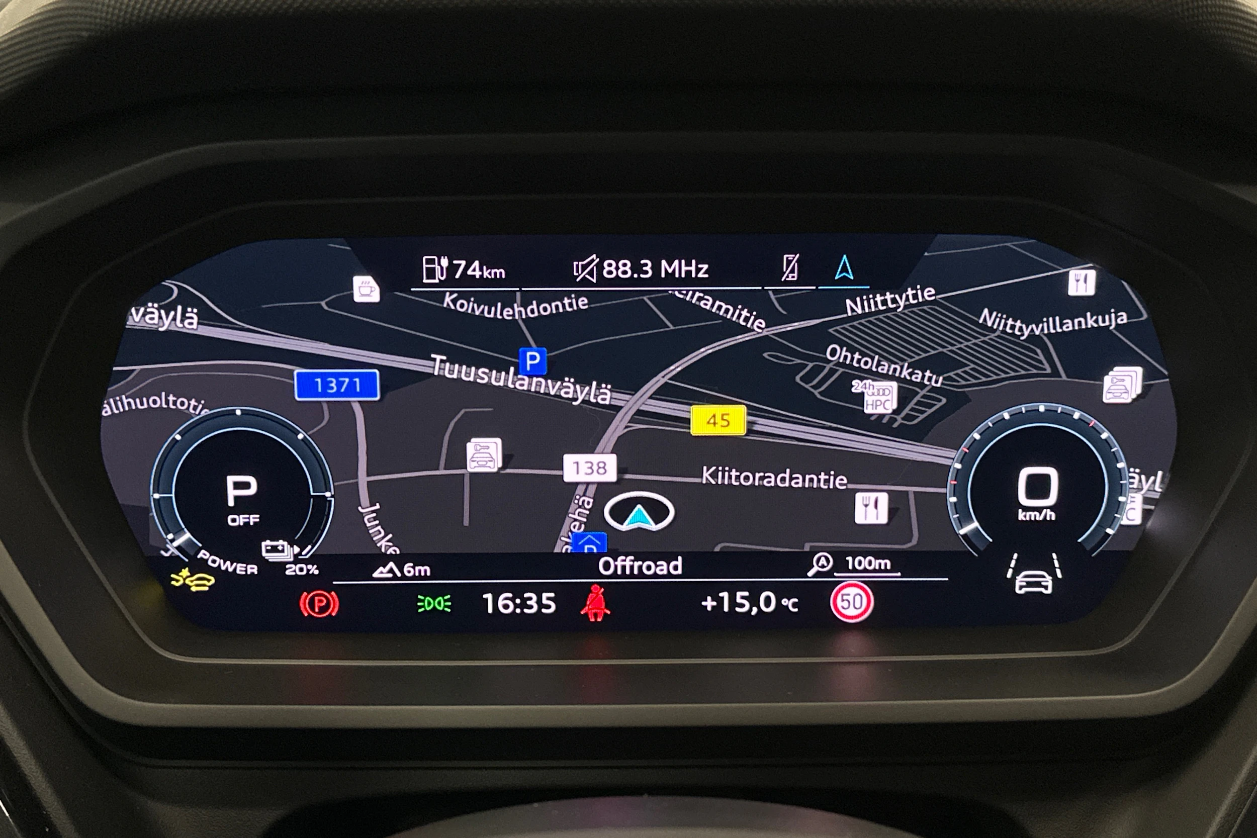 harmaa Audi Q4 e-tron 2026 kuva 20.