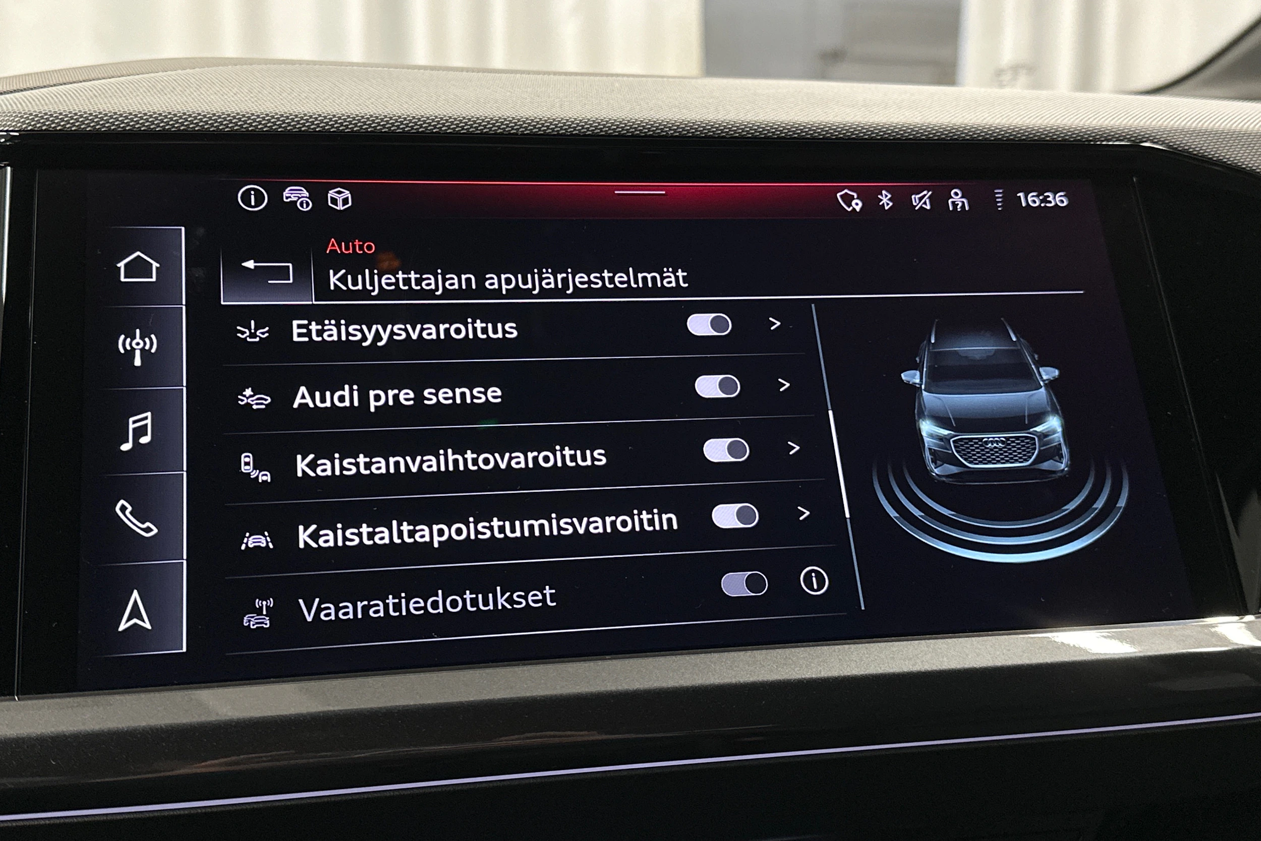 harmaa Audi Q4 e-tron 2026 kuva 25.