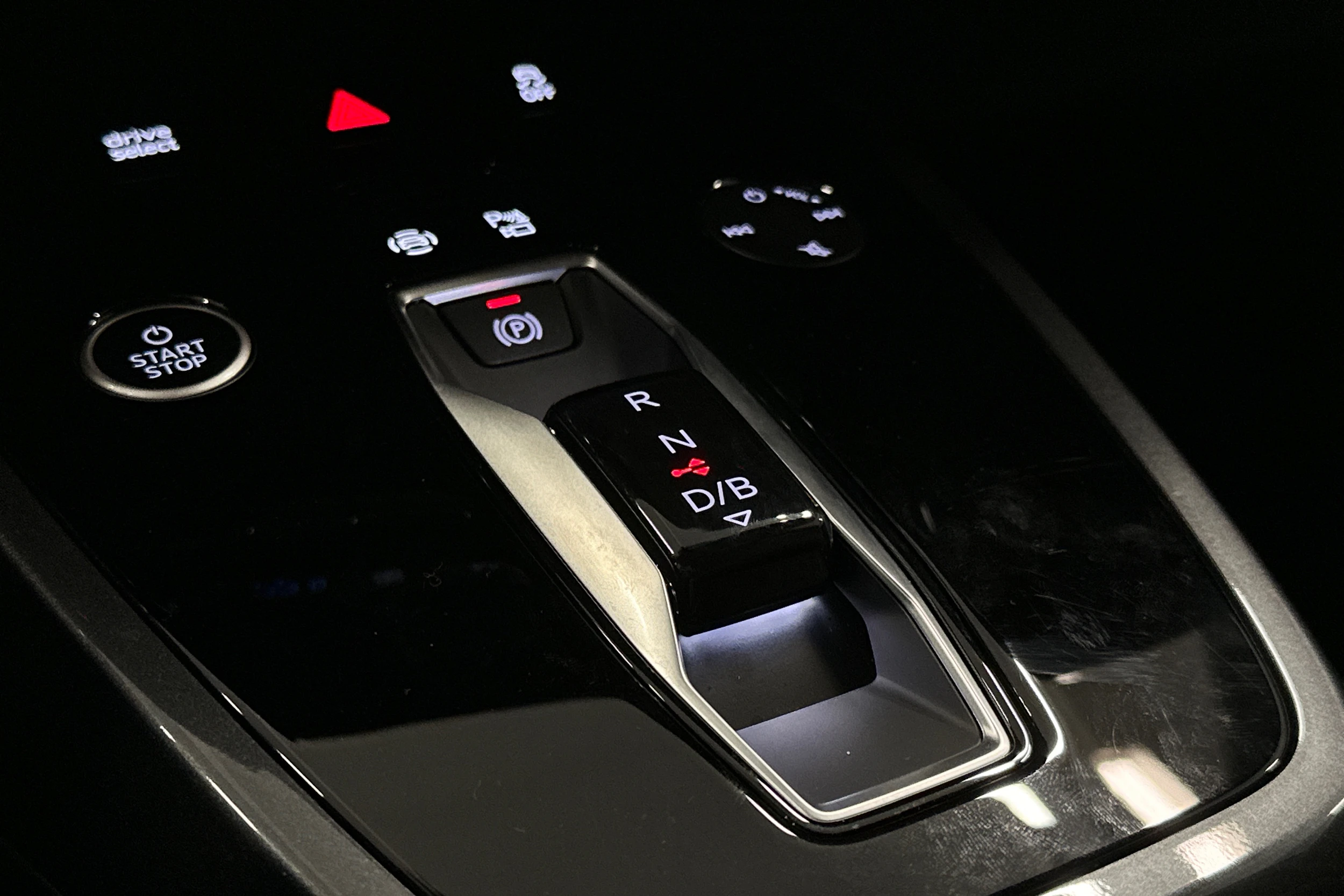 harmaa Audi Q4 e-tron 2026 kuva 29.