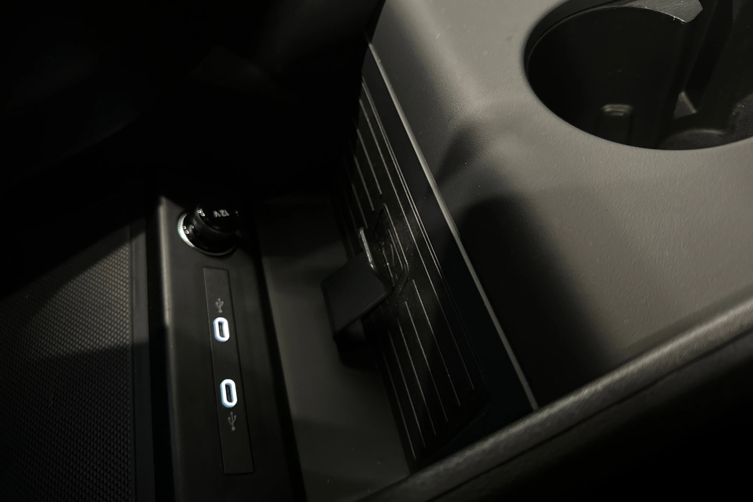 harmaa Audi Q4 e-tron 2026 kuva 30.