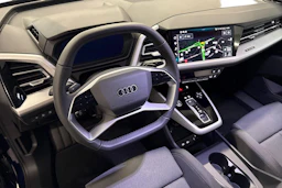 met. sininen Audi Q4 e-tron 2026 kuva 6.