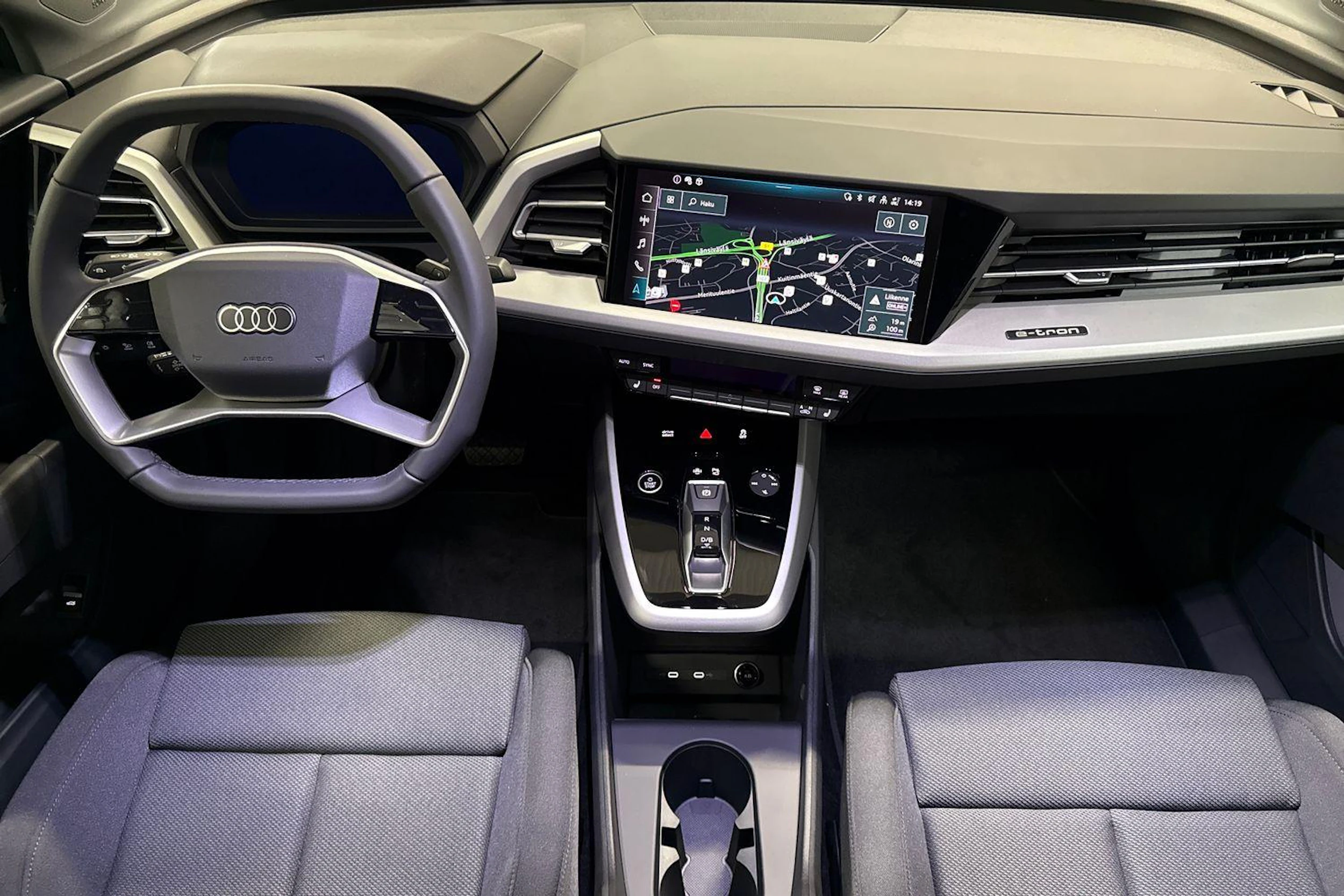met. sininen Audi Q4 e-tron 2026 kuva 7.