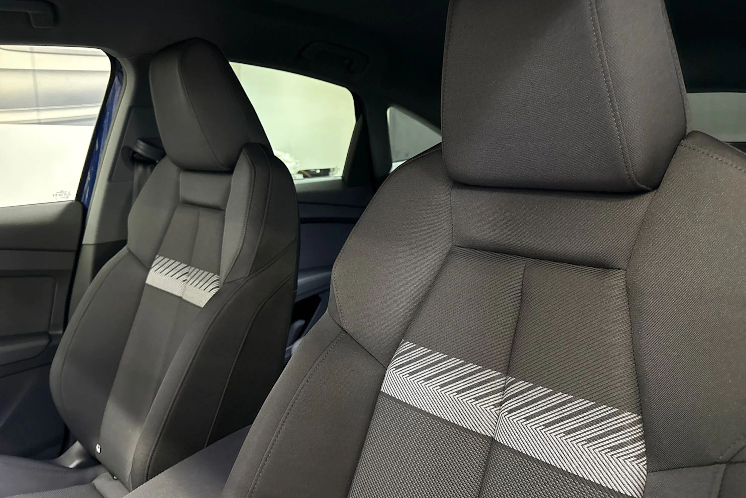 met. sininen Audi Q4 e-tron 2026 kuva 13.