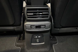 met. sininen Audi Q4 e-tron 2026 kuva 14.