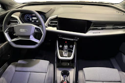 met. musta Audi Q4 e-tron 2026 kuva 7.