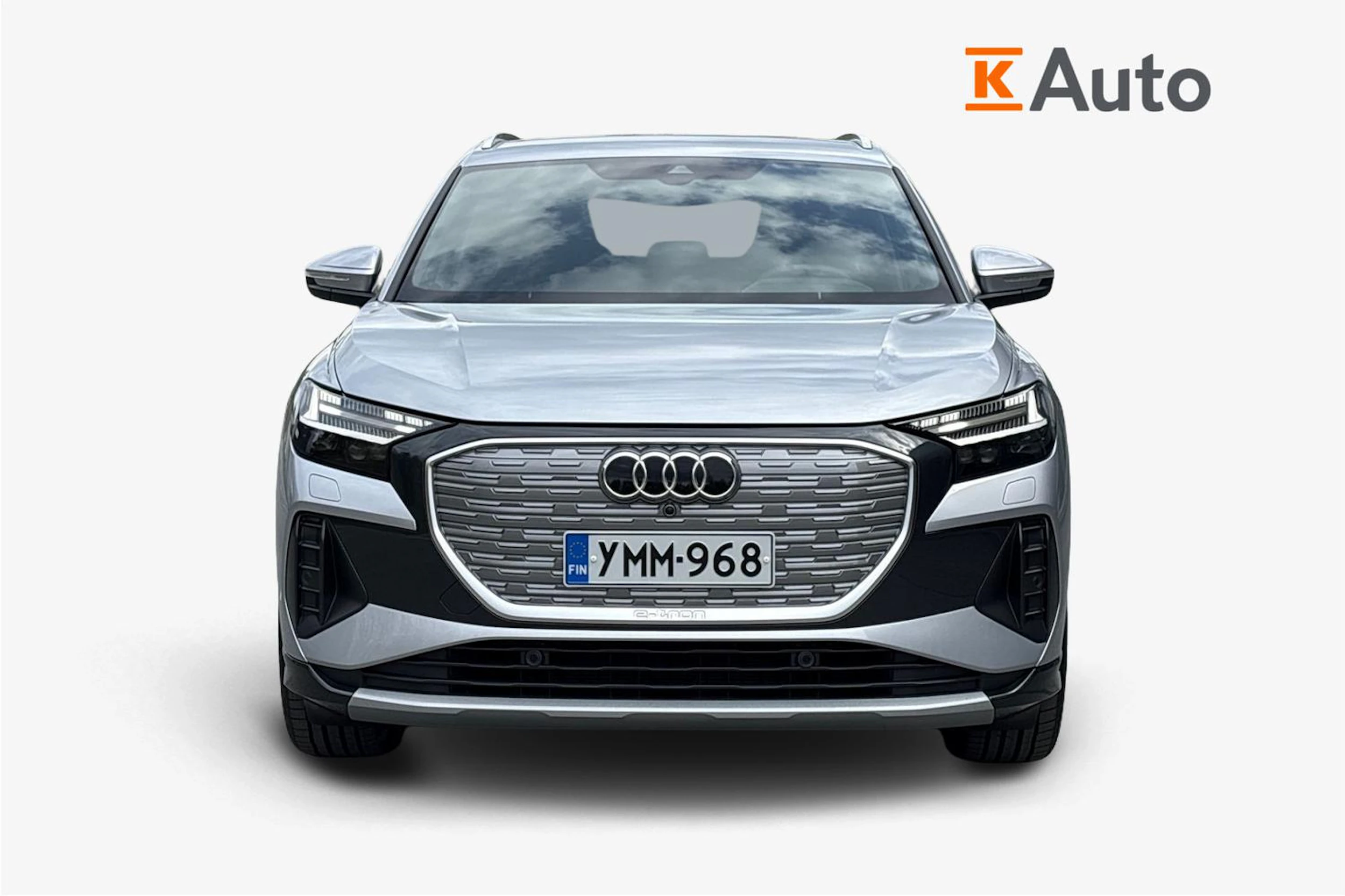 harmaa Audi Q4 e-tron 2026 kuva 4.