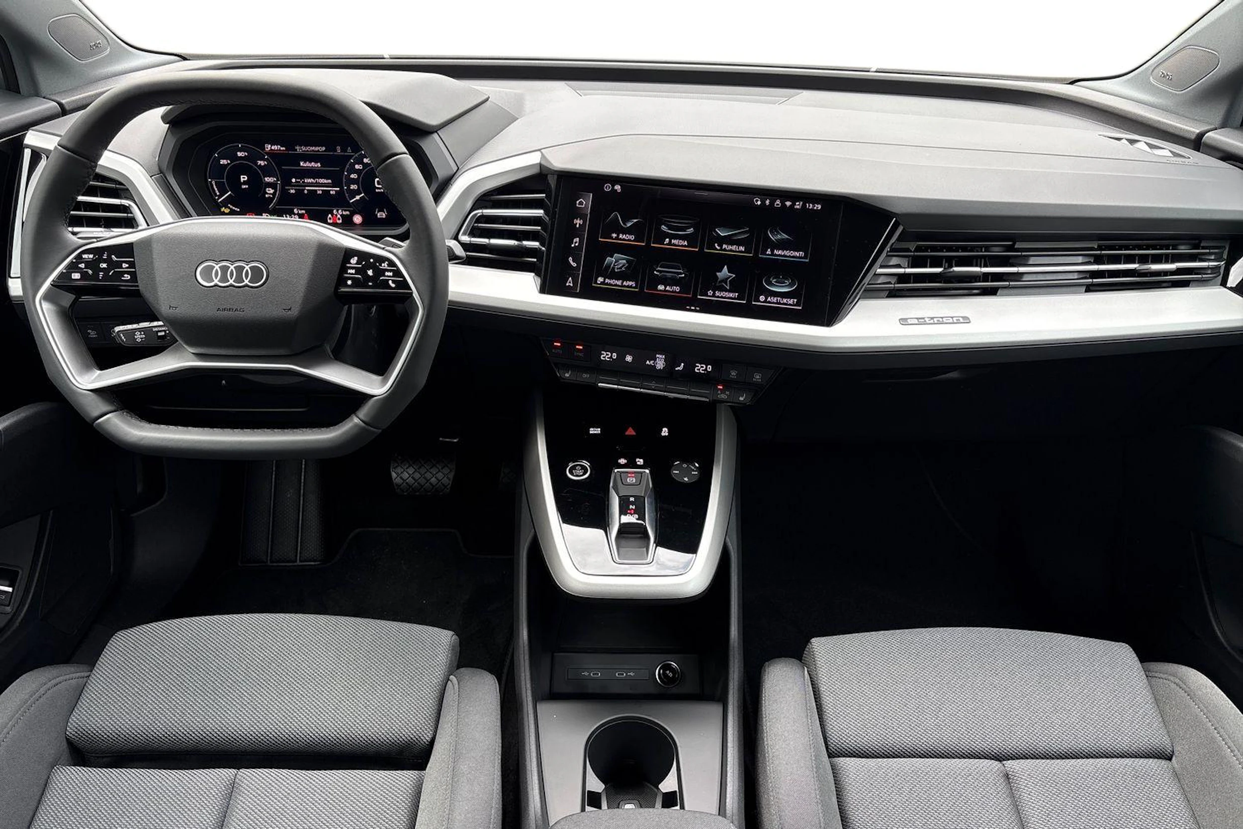 harmaa Audi Q4 e-tron 2026 kuva 7.