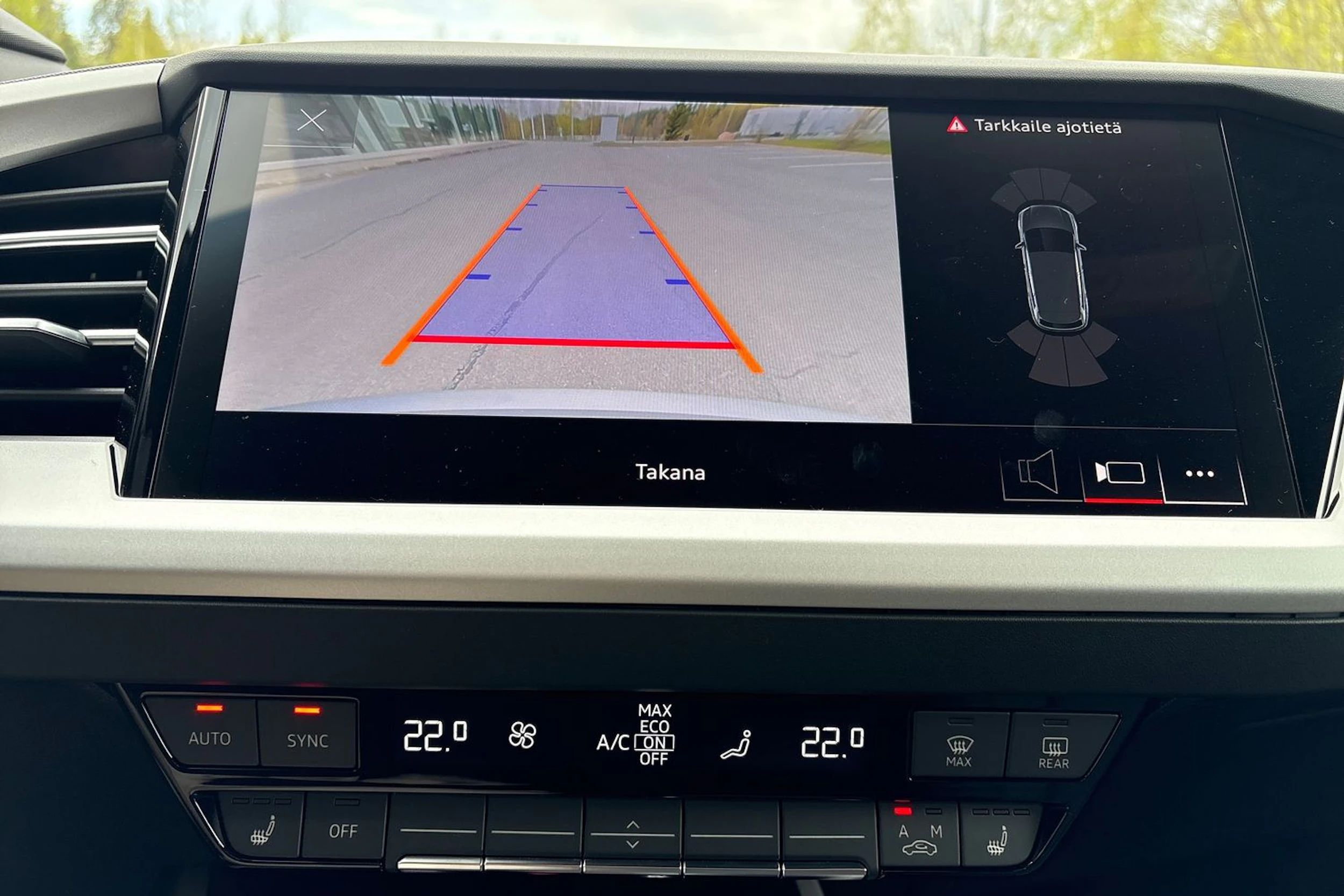 harmaa Audi Q4 e-tron 2026 kuva 16.